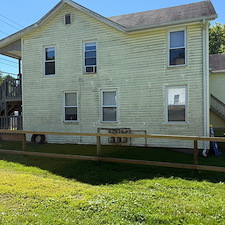 Quality-House-Washing-Vinyl-Siding-Cleaning-in-Amherst-Ma 0